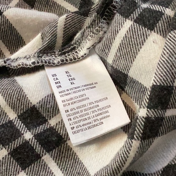 American eagle soft boyfriend fit black and white plaid top, XL - Picture 4 of 4